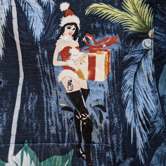Tommy Bahama Mens Cool Yule Hawaiian Christmas Pinups Girls Silk Shirt Size M - Picture 4 of 14